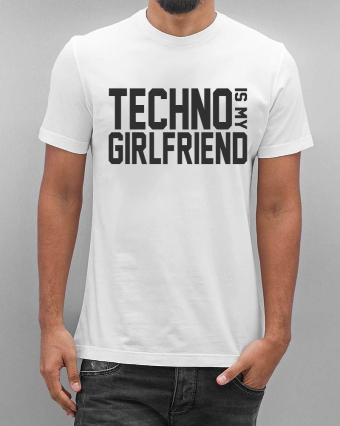 TECHNO IS MY GIRLFRIEND Férfi Póló